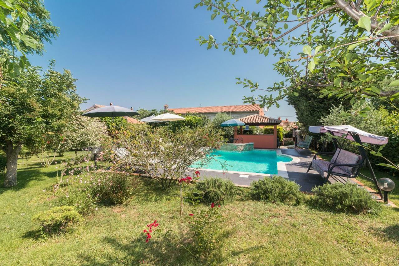 Country House Apartments Pula Exterior photo
