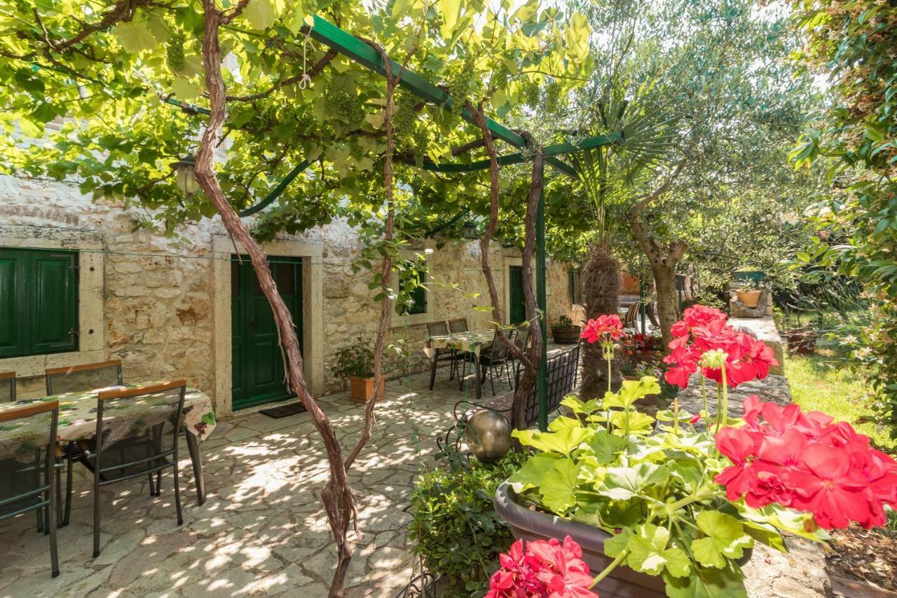 Country House Apartments Pula Exterior photo