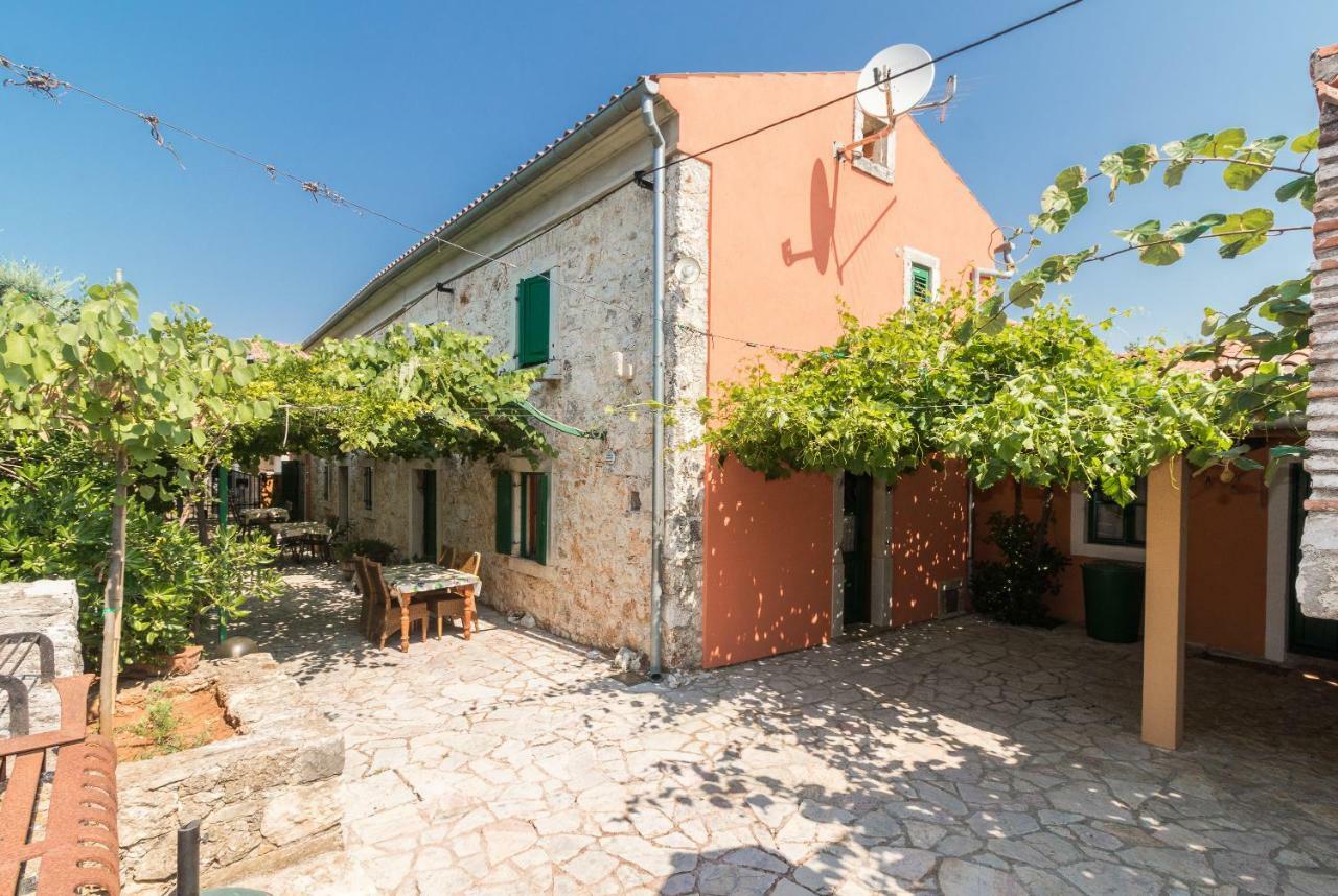 Country House Apartments Pula Exterior photo