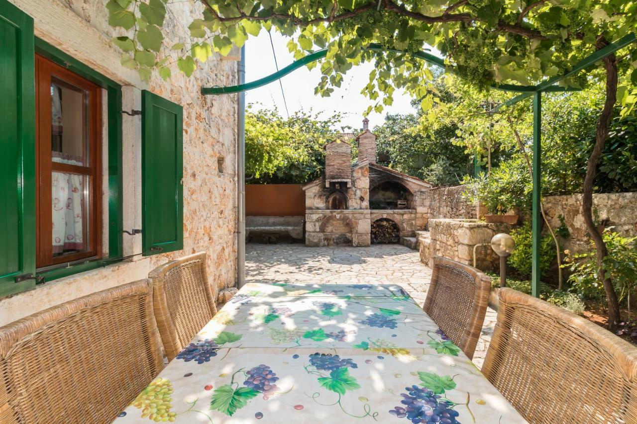 Country House Apartments Pula Exterior photo