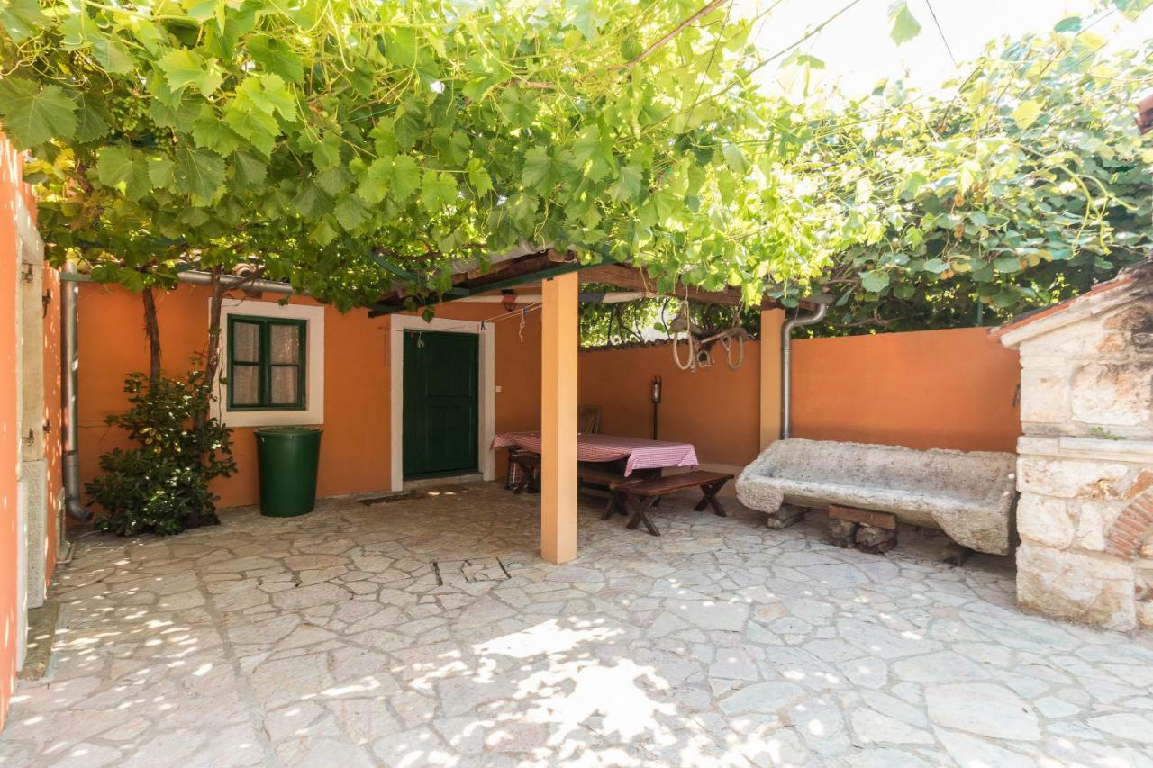 Country House Apartments Pula Exterior photo