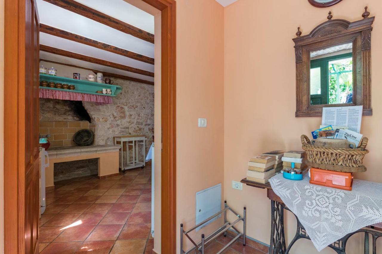 Country House Apartments Pula Exterior photo